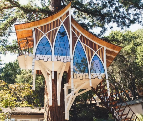 Структура домика Rivendlle отсылает к легендам и сказкам Толкина. 