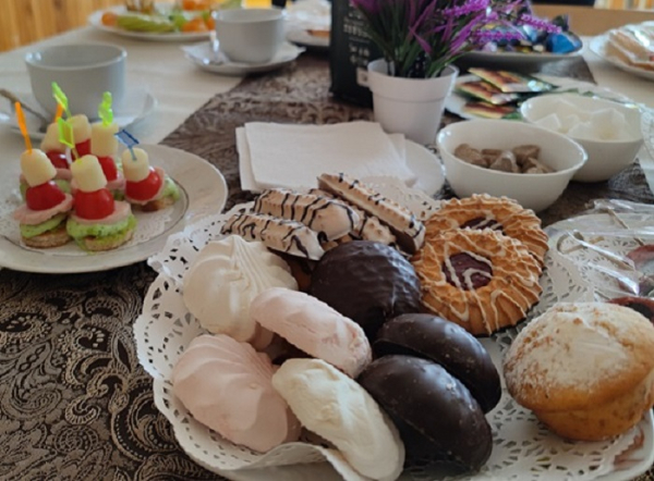 Бумер: к чаю на двоих, (#ачтотутесть)