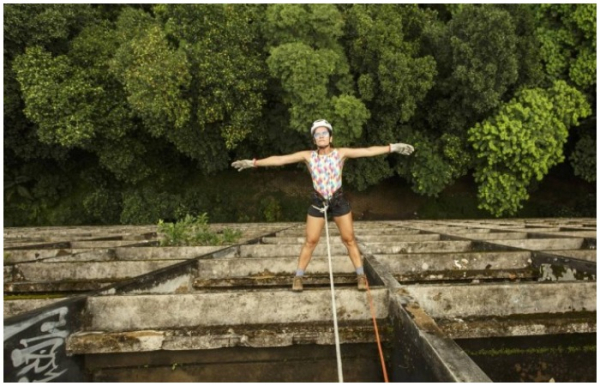 Кто-кто посещает заброшенное здание любопытства ради, а кто-то - в спортивных или экстремальных целях.