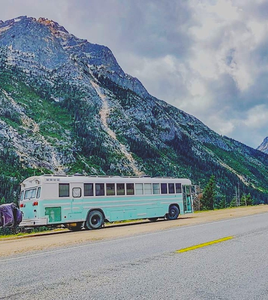 Адам и Рэйчел теперь живут на колесах.