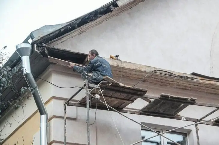 Скільки покрівель відремонтували у Білорусі за 2025 рік: 108% від плану