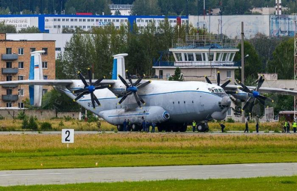 На жаль, час не шкодує нікого. Увы, время не щадит никого.