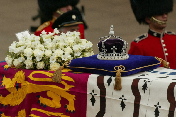 Британская корона, 2002 год.  Фото: eltabloide.com.co.