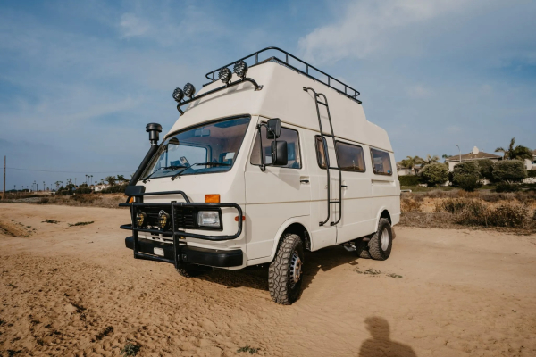 Фургон Volkswagen LT45 переоборудовали в уютный дом. | Фото: autoevolution.com.