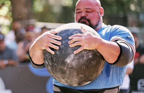 Самый сильный человек на планете.