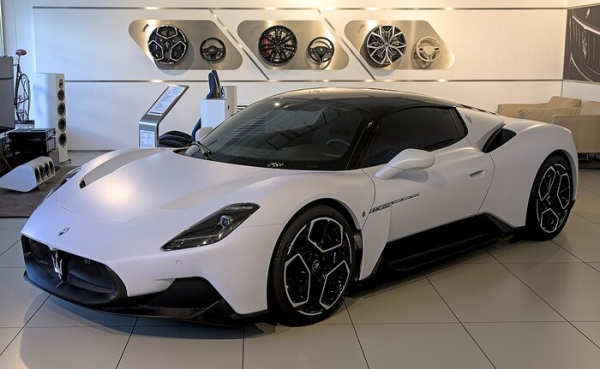 Maserati MC20 стал одним из самых красивых автомобилей в мире. Фото: wikimedia.org