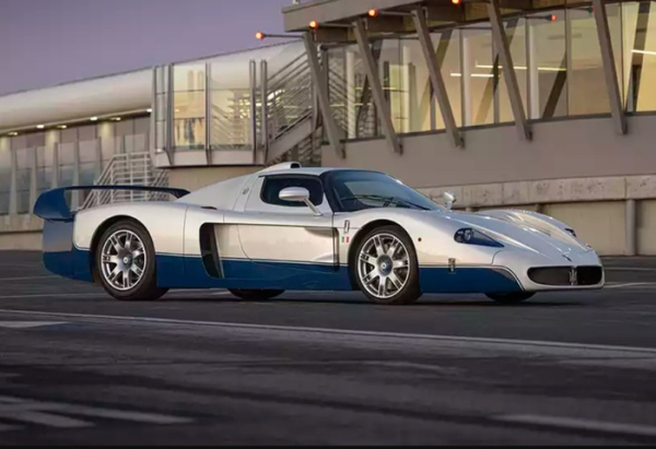 Общее количество Maserati MC12 составило 62 единицы. Фото: elitethings.com
