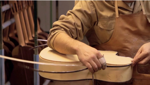 Создание скрипки Фото:www.youtube.com