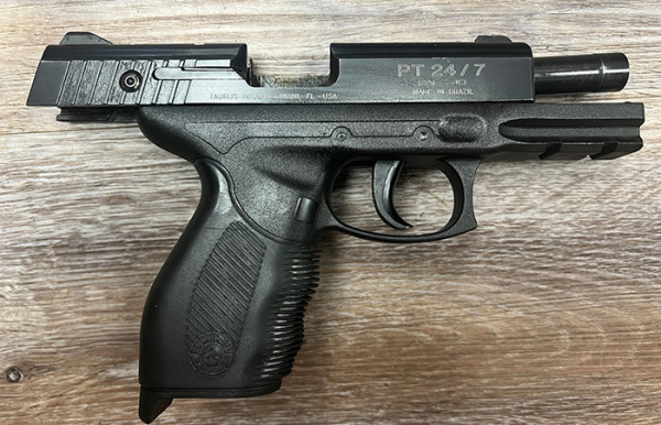 У пістолеті було багато нововведень./ Фото: gunsinternational.com В пистолете было много новшеств./ Фото: gunsinternational.com