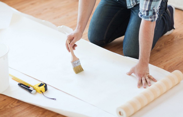 Газеты помогали экономить в ремонте. / Фото: ivd.ru 