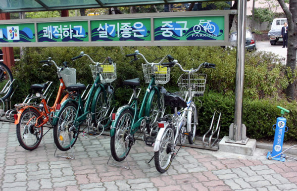 Кореянки ежедневно катаются на велосипедах. / Фото: atsman.livejournal.com 