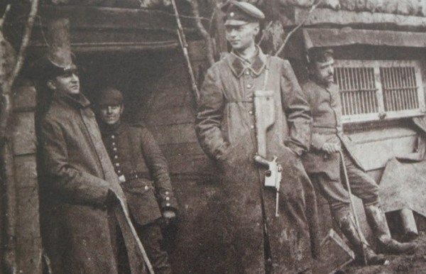 Офицеры покупали К96 в частном порядке. forgottenweapons.com. 