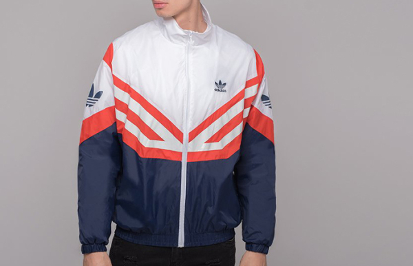 Спортивный костюм помог создать уникальный стиль 90-х. / Фото: pikabu.ru  