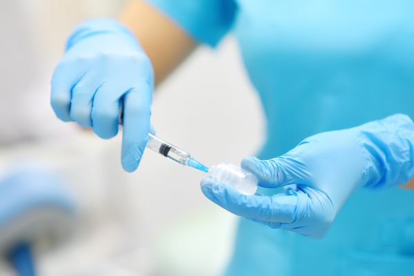 Не ігноруйте вакцинацію. Фото: media.gazetadopovo.com.br. Не игнорируйте вакцинацию. Фото: media.gazetadopovo.com.br.