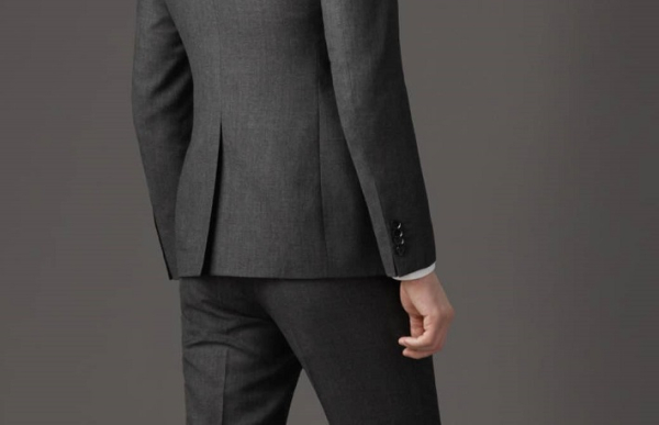 Для чого на пальті, піджаках і навіть блузках роблять шліцю