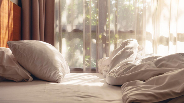 Из вареного хлопка можно встретить даже шторы. / Фото: blog.postel-deluxe.ru 