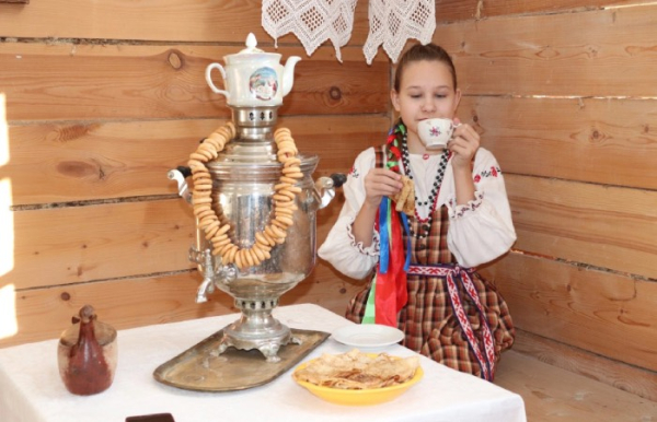 Блин произошел от старославянского слова «млин».