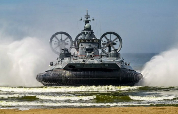 “Зубр” – радянський корабель на повітряній подушці, що перевозив по півтисячі десантників