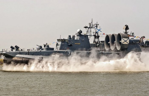 Разгоняется быстрее 100 км/ч. /Фото: YouTube.com. 