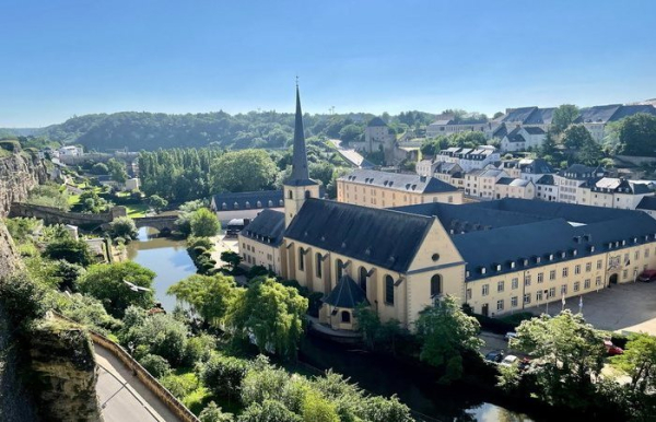 Як крихітний Люксембург взагалі зміг вижити на карті Європи.