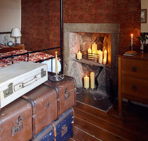 Свечи в прошлом были в каждом доме. /Фото: blog.italian-pewter.co.uk