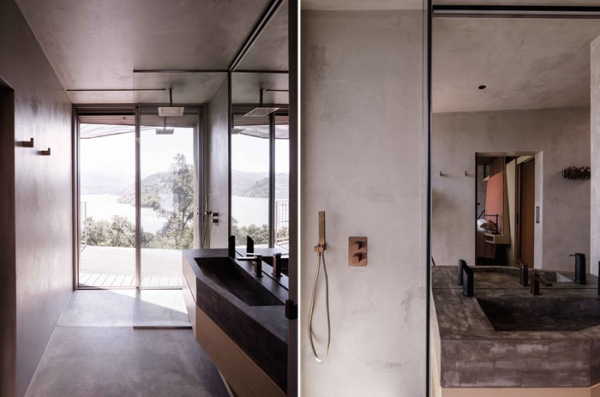 Роскошная ванная комната с выходом на балкон (Douro Wood House).