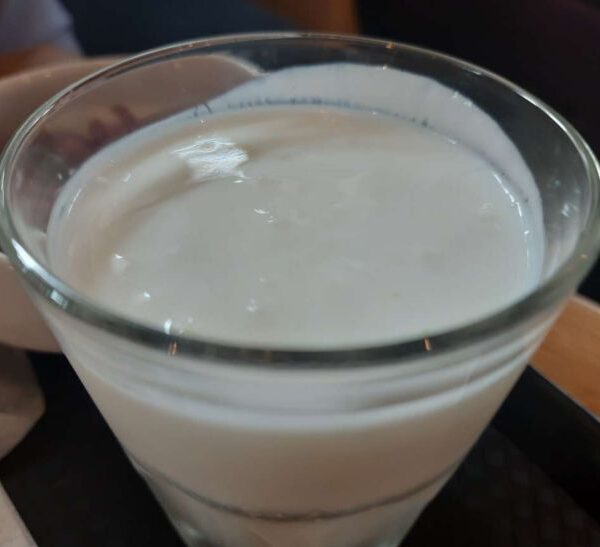 Чому від кефіру на ніч гладшають: головна помилка 90% жінок