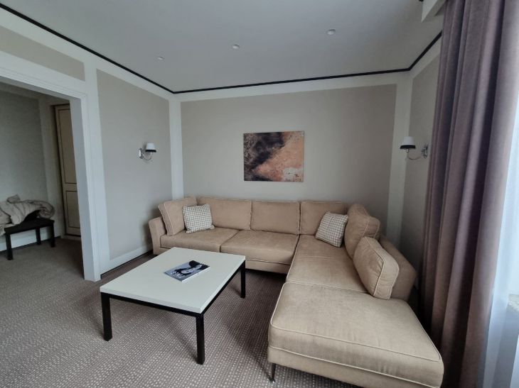 Чому ваш дорогий диван виглядає дешево: проблема в сусідстві з&hellip;