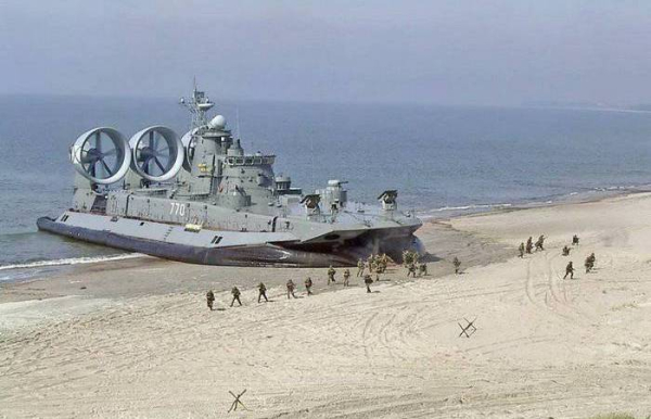 Может перевозить до 500 десантников. /Фото: topwar.ru. 