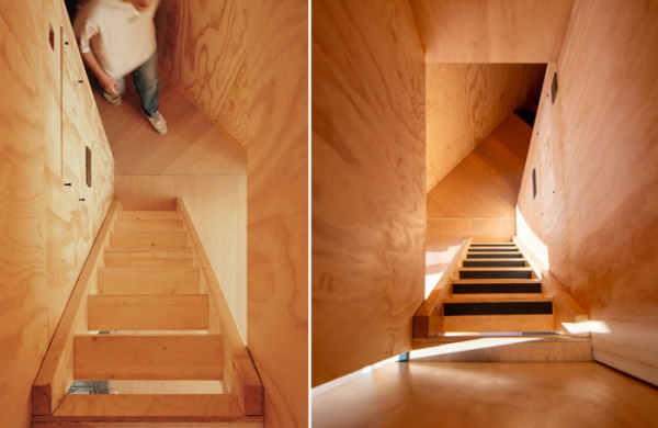 Узкая лестница.