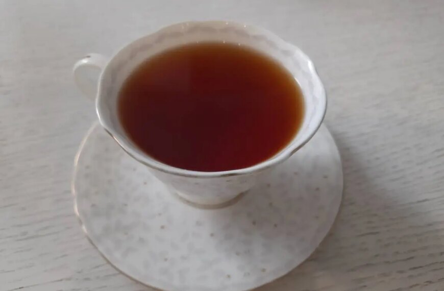 Чому чай із молоком — порожній напій: правда, яку приховують