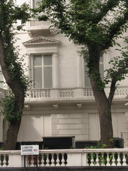 Ненастоящие окна Фото:commons.wikimedia.org