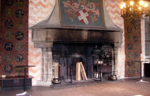 Камины были главным источником тепла.