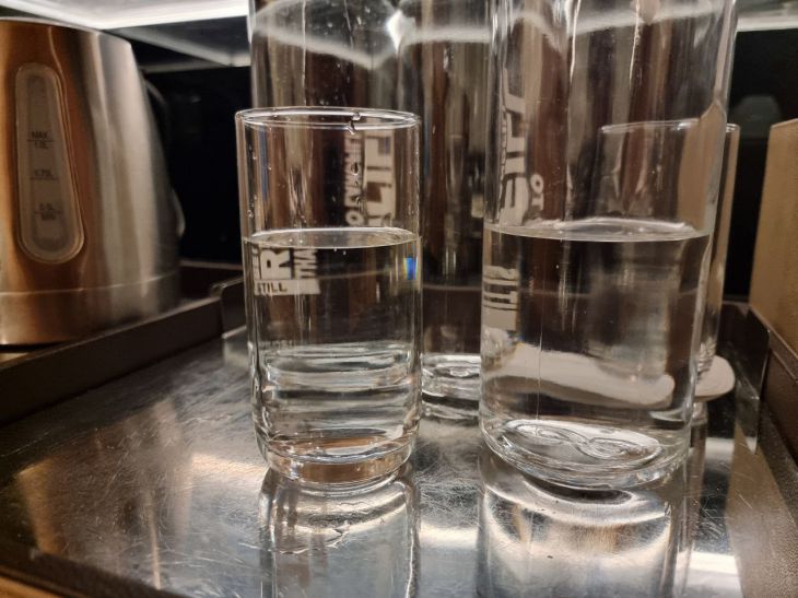 Як багато води потрібно пити саме вам: формула, заснована на вазі, яка…