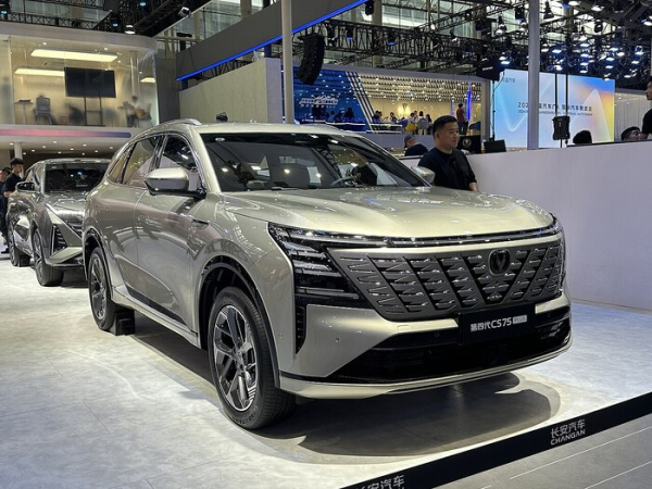 Changan CS75 Plus оснащен 8-ступенчатой АКПП. Фото: wikimedia.org