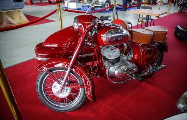 Мотоциклы Ява пользовались большим спросом. /Фото: 360carmuseum.com. 