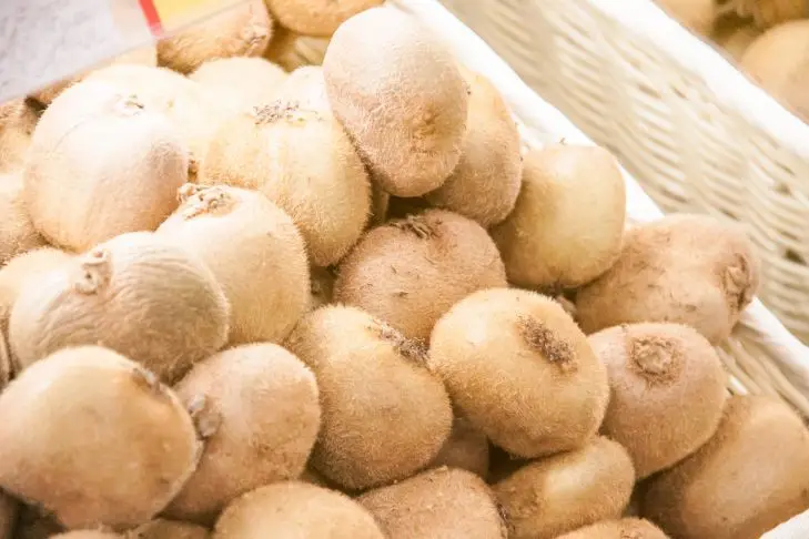 Який фрукт несумісний із йогуртом: вибухонебезпечна суміш у животі 5