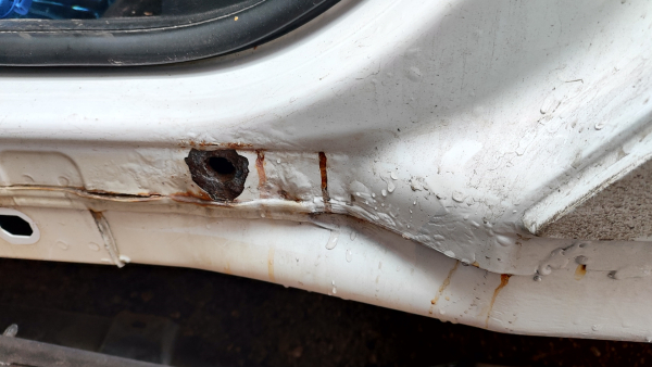 Ржавчина внутри полостей./ Фото: drive2.ru