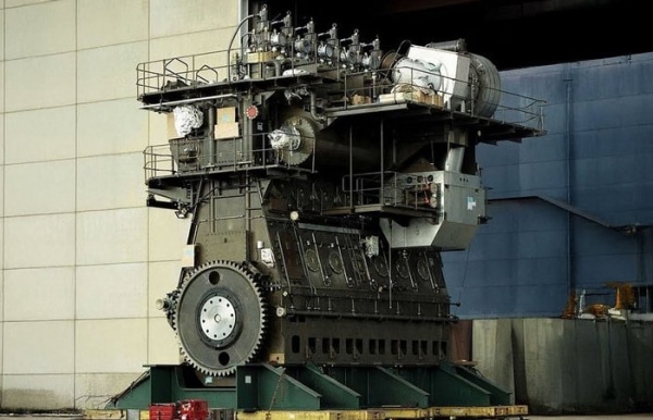 Фінський дизель-велетень, що більше 4-поверхового будинку і потужніший за сотню локомотивів