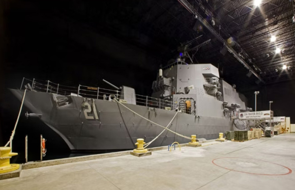 USS Trayer./ Фото: stevenpabst.com USS Trayer./ Фото: stevenpabst.com