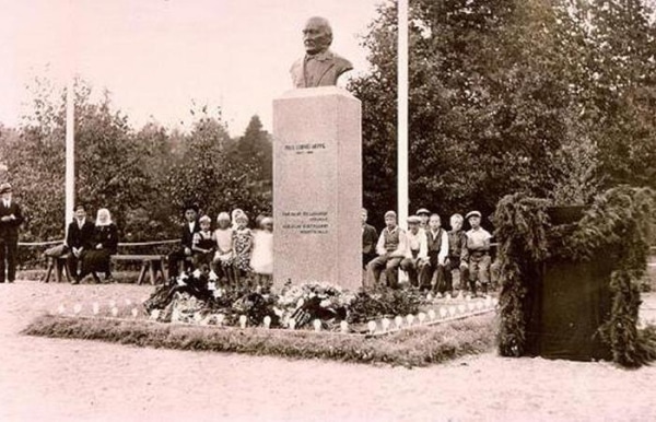 Памятник Нильсу Арппе. /Фото: sortlib.karelia.pro. 
