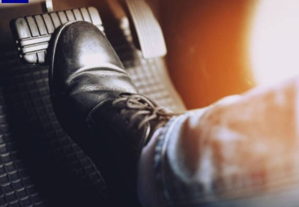 При плотном нажатии педали тормозные колодки сильно разогреваются. Фото: overclockers.ru