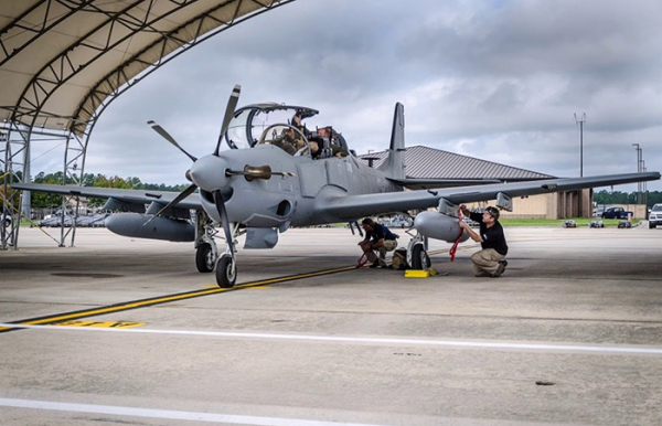 Тукано – олдскульний турбогвинтовий штурмовик із Бразилії