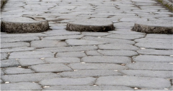 Білі камінці Фото:qalam.global Белые камушки Фото:qalam.global