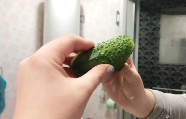 Головна 31 Навіщо чаєм мити підлогу, а дзеркала натирати огірком: несподівані побутові хитрощі