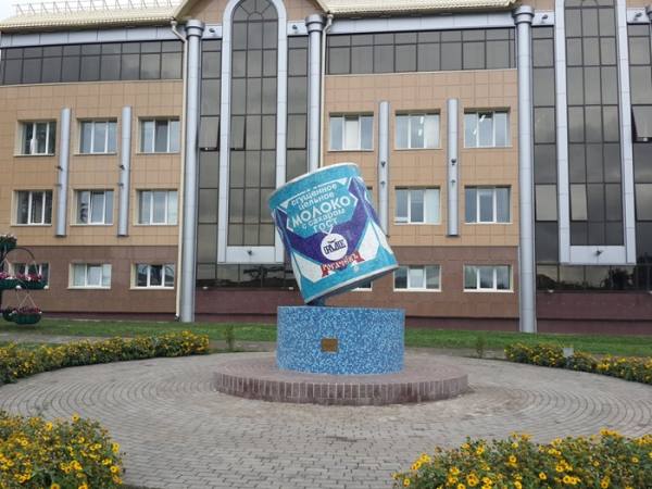 Памятник советской сгущёнке, Беларусь. /Фото: wikipedia.org