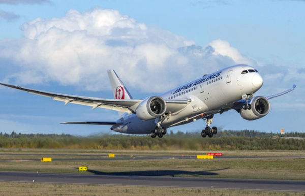 У самолёта выгибаются крылья./ Фото: jalopnik.com