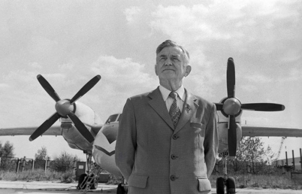 Олег Костянтинович Антонов. /Фото: yaplakal.com. Олег Константинович Антонов. /Фото: yaplakal.com.