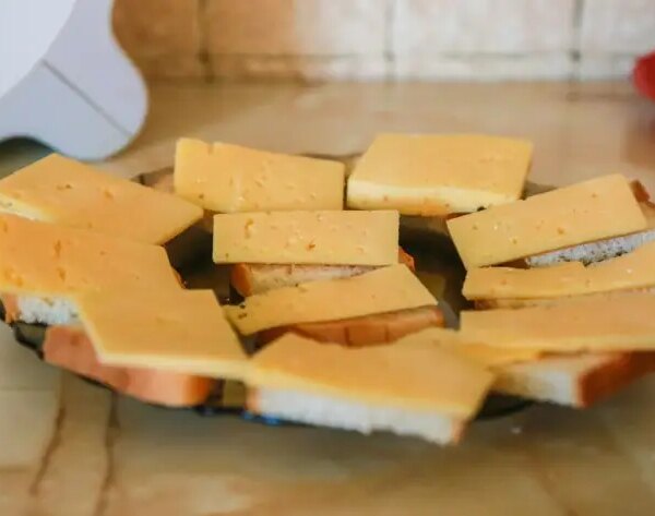 Головна 36 Скільки сиру можна з'їдати: сіль та жир під контролем