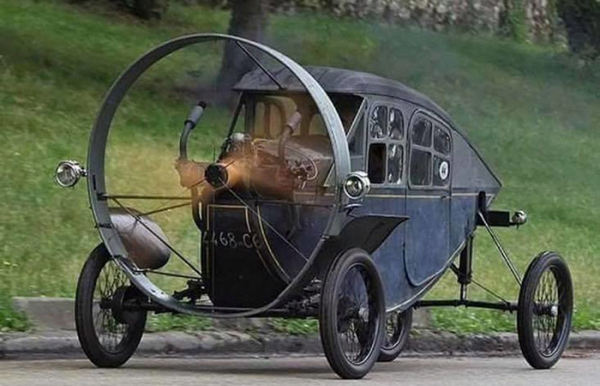 Навіщо будували дерев'яні автомобілі з пропелером